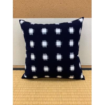 ふるさと納税 久留米市 久留米絣クッション(紺/白・重ねアラレ柄)