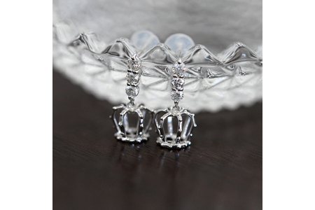 ピアス スタッドピアス プラチナ PT900 ダイヤモンド 0.24ct 王冠 クラウン モチーフ 揺れる 【f092-pt】