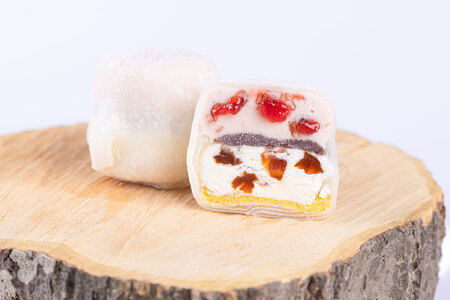 山形のうまいもの食品３冠達成！プレミアムさくらんぼアイスケーキ大福　３個　0123-2504