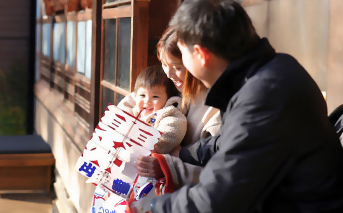 飾り凧＜メッセージ凧＞ 1統・お守り1個 ／ 伝統工芸 雑貨 おすすめ 送料無料 四国 愛媛県 内子町 【いかざき大凧合戦実行委員会】 [BKBF004]