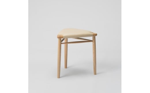 【木と暮らしの工房】H.O.スツール　＜樹種：ナラ／座面：本革（ベージュ）＞