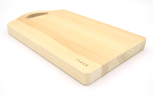 イチョウのまな板 取っ手付き　TR-8  徳島 那賀 木 那賀ヒノキ ひのき ヒノキ 木目 木製 日本製 まな板  キッチン用 料理 調理 調理器具 殺菌 殺菌作用 お祝い 贈物 ギフト プチギフト 
