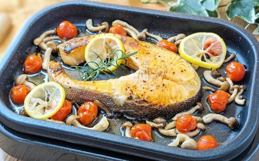 新鮮な魚を加工し全国各地へお届けしています。
是非、ご自宅用やギフトとしてご利用ください。