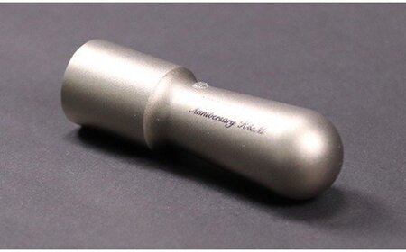 老舗ハンコメーカー　アニバーサリーチタンHANKO。（天丸型18×60mm）記念日＆イニシャル（ローマ字印刷）可能 [5839-1322] オリオンブルー