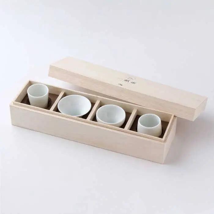 【美濃焼】一献盃ミニ4個セット 木箱入【カネコ小兵製陶所】【TOKI MINOYAKI返礼品】食器 酒器 おちょこ お猪口 ぐい呑み ぐい飲み お酒 日本酒 熱燗 冷酒 飲み比べ ホワイト 白 ギフト