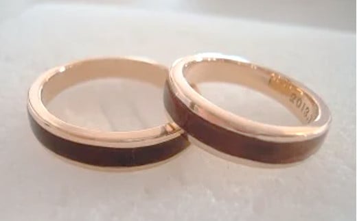 【グレイン】屋久杉リング -太めタイプ- 添（Sou）-「ピンクゴールドタイプ」- メンズ レディース 男性 女性 アクセサリー 贈り物 ギフト おしゃれ お揃い 指輪 木製品 一点物 人気 おすすめ