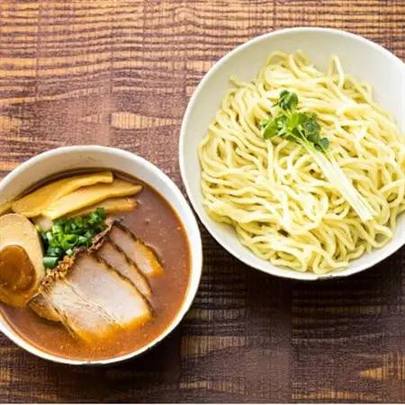 北海道のうま辛 つけ麺340g(2食入り)×8個＜計16人前＞ ちぢれ太麺_北海道で人気 ラーメン ちぢれ麺 釧路ラーメン 冷蔵 森谷食品 一人暮らし セット おかず ご当地グルメ 北海道 釧路町 釧