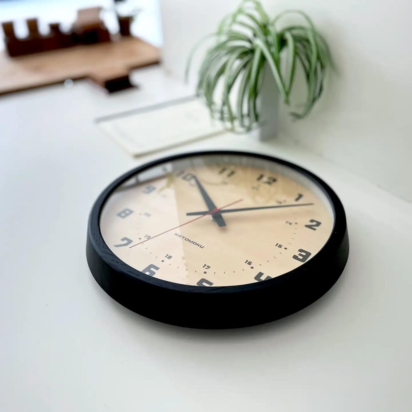 KATOMOKU muku clock 8 ≪km-81BKRC≫木製掛け時計(ブラック/電波スイープムーブメント(連続秒針))【R7441】