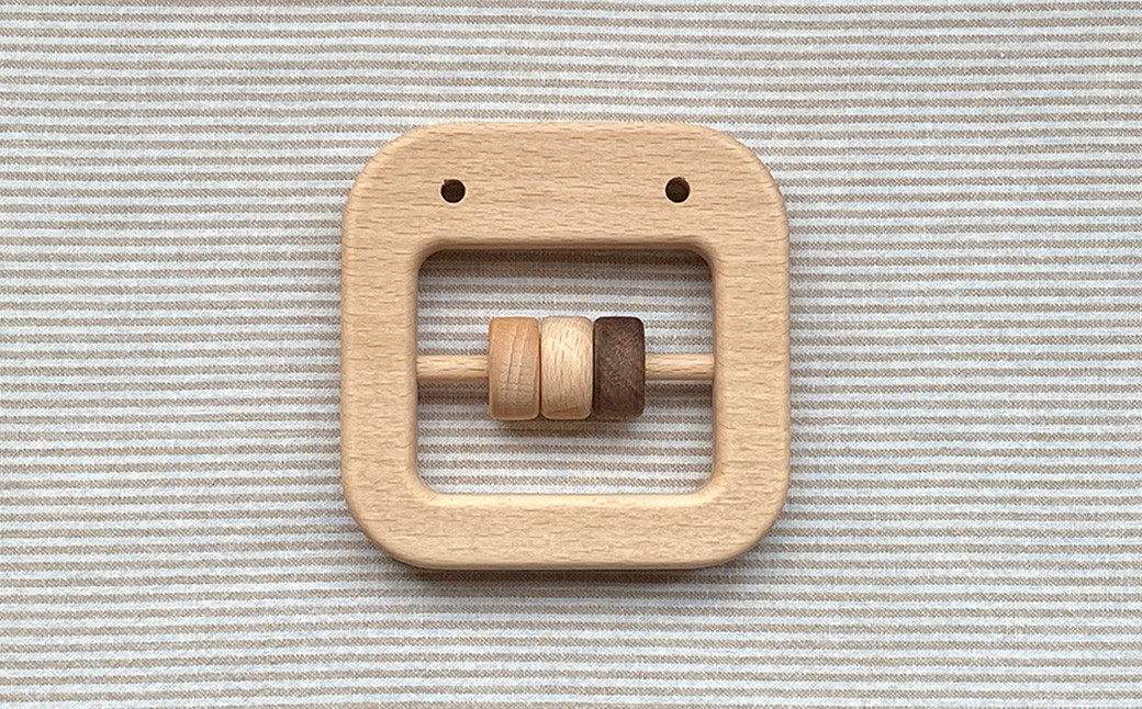 
            赤ちゃんのおもちゃ「かたかた」（しろかく）
          
