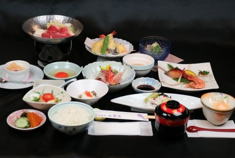 L5-01 真玉温泉山翆荘　スパランド真玉　ペア宿泊券（一泊二食付）C