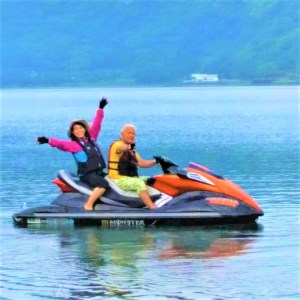 【池田湖でアクティビティ体験】水上バイク遊覧 15分間ペアチケット(えぷろんはうす池田/A-183)