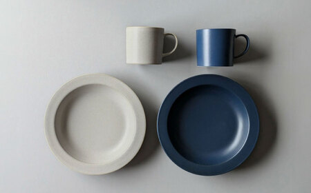 【波佐見焼】ギフトセット 20cm リム皿＆マグカップ 4点セット ネイビー・グレージュ【永峰製磁 eiho】[RA84]