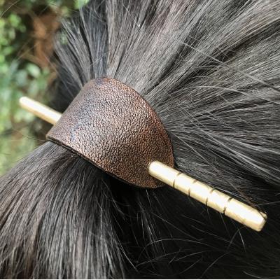 ふるさと納税 土佐清水市 鹿革のマジェステ 3色セット ヘアアクセサリー 真鍮 かんざし 簪 髪飾り ヘアアレンジ 革小物 |  | 01