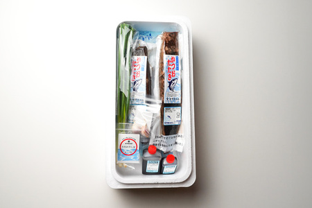 【 初鰹 先行予約 】 漁師町の老舗魚屋大将が厳選した本格生カツオ 藁焼きタタキ 約500g 4人前 冷蔵 【 高知 久礼 田中鮮魚店 かつおのたたき わら焼き 薬味 タレ付き 日戻り 鰹 本場 新鮮