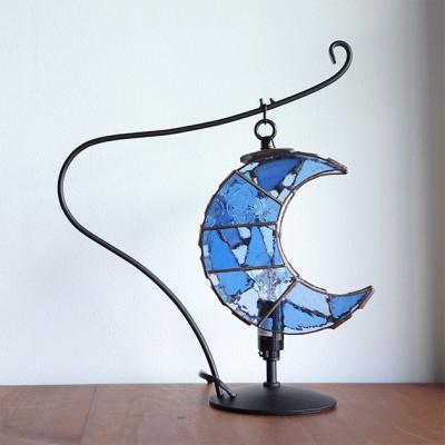 ふるさと納税 瀬戸市 Nijiiro Lamp ステンドグラスのテーブルランプ　月 ペールブルー |  | 03