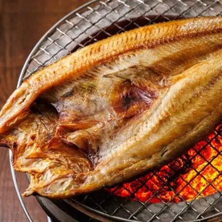 北海道産ほっけ一夜干し(400～449g)×2枚_釧路町の匠が贈る 北の至宝 ホッケ 干物 焼魚 焼き魚 白身魚 セット ひもの 魚干物 一人暮らし セット おかず 冷凍 魚介類 海鮮 絶品 人気 ヒ