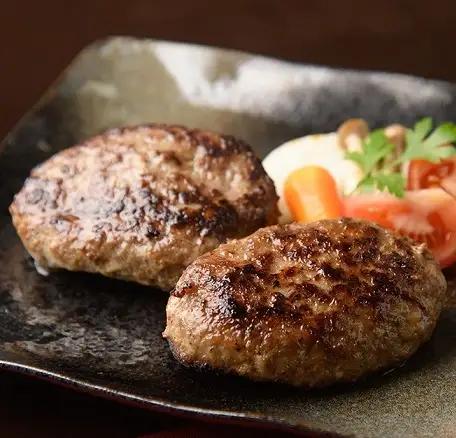 北海道 十勝合挽きハンバーグと”幻”の赤毛和牛‼いけだ牛ハンバーグ食べ比べ