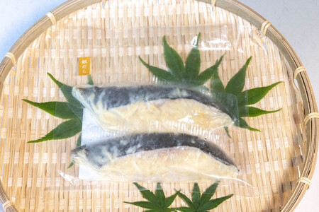 【辻為商店】4種の西京漬けセット 8切（鰆、銀だら、カラスカレイ、紅鮭）［ 京都 鮮魚専門店 西京漬け セット さわら 銀鱈 からすがれい 紅鮭 人気 おすすめ グルメ 海鮮  お取り寄せ  通販 送