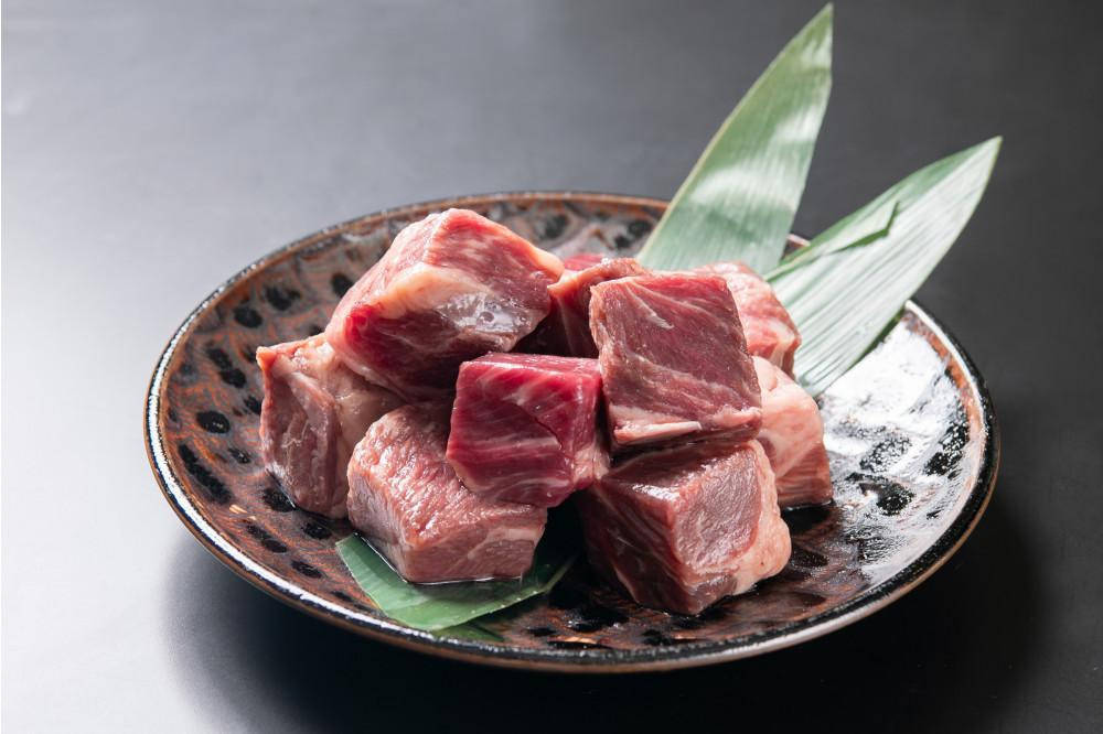 
            江別産えぞ但馬牛　スネ煮込み用　300g×2パック
          