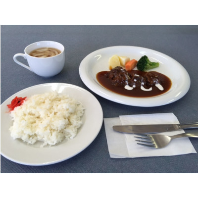 
                  養老ランド　ランチ付入場券　入場券大人子供共通4枚ランチ券大人2名子供2名乗り物券(3,300円分)【1291228】
                