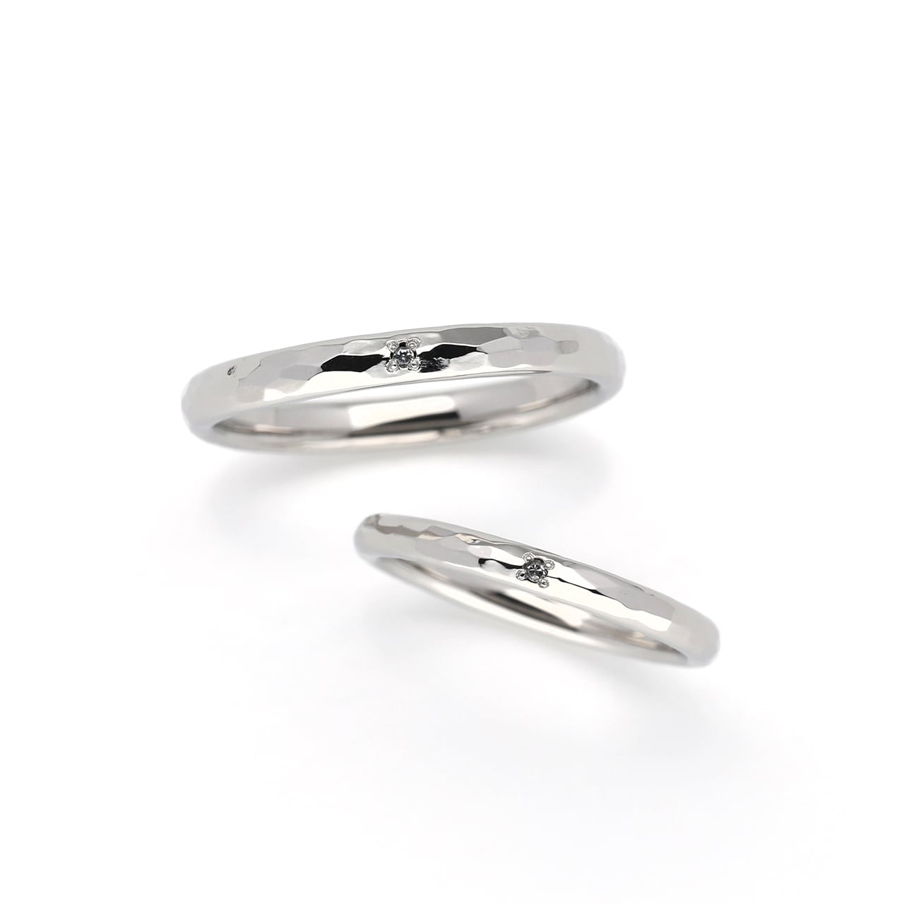 【ふるさと納税】【2本セット】ツインダイヤモンドの鎚目ペアリング｜アレルギー対応素材・サージカルステンレス｜TDR-003・TDR-004｜AD｜株式会社　三雄工芸