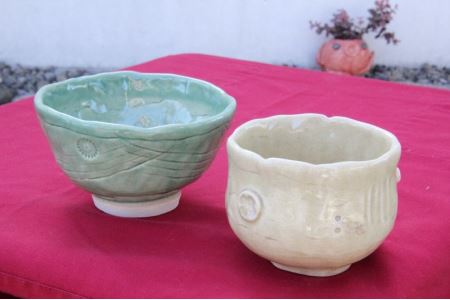 陶芸体験【手びねり】 ／ チケット 体験チケット てびねり とうげい 陶芸 体験 粘土 手作り 手づくり 作品 器 食器 皿 コップ 酒蔵 温かみ 日本建築 茨城県 No.062