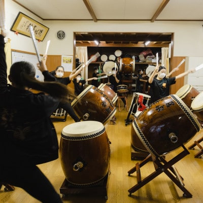 【楽土庵宿泊+越中いさみ太鼓見学付き】紙の部屋、夕朝食付「郷味(きょうみ)和食」ペア宿泊券