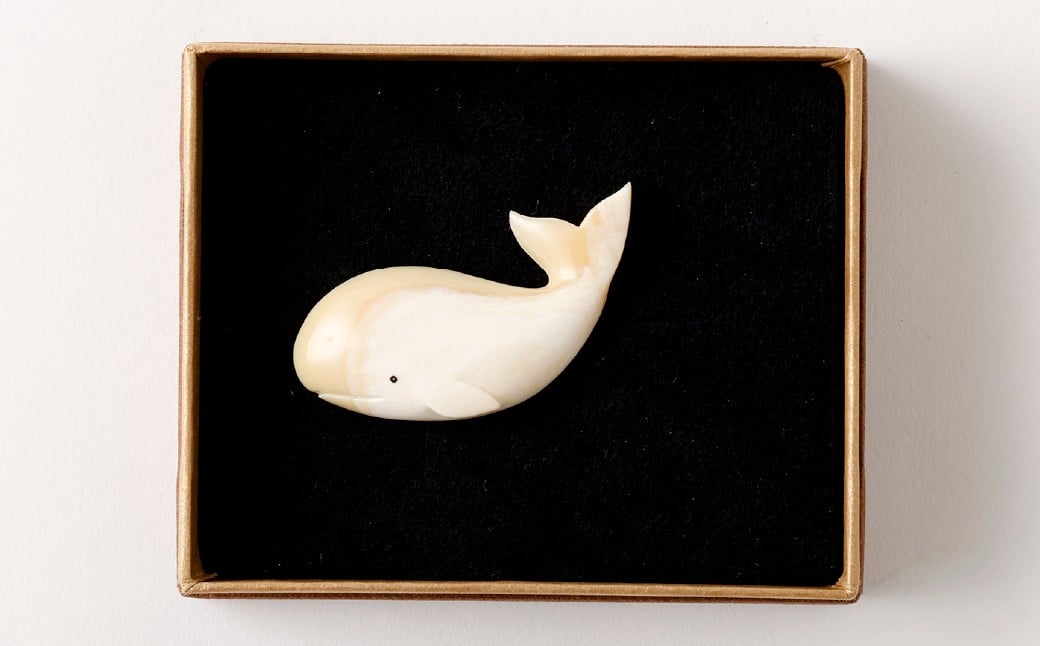 くじら工芸品 くじらブローチ