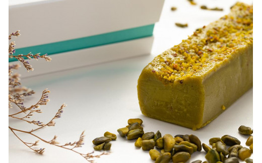 
            福岡市平尾のテリーヌショコラ専門店　プレミアムテリーヌ ピスタチオ
          