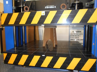 強化段ボールで設計した環境に優しいスツール【配送不可地域：北海道・九州・沖縄・離島】スツール