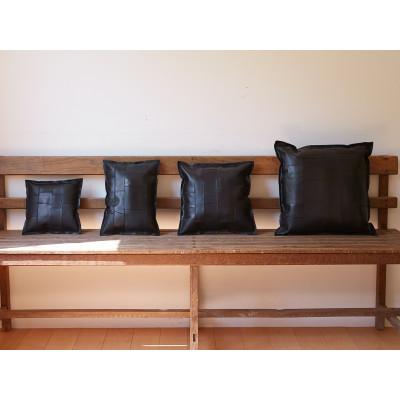 ふるさと納税 高槻市 【KAKURA】レザークッション tunagu35 ブラック |  | 03