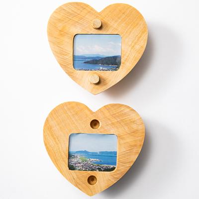 ふるさと納税 与謝野町 天然ヒノキ使用　ハートの写真ケース　プレゼントやお祝いにぴったり |  | 02