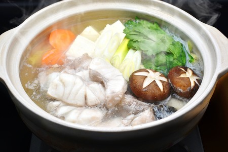 【冷凍】簡単鍋用 天然クエ（600g/2人～3人前）くえ 海鮮鍋 魚介 高級魚 切り身 クエしゃぶ しゃぶしゃぶ クエ鍋 天然 海鮮 魚 下処理済み 真空 グルメ 冷凍 配送 故郷納税 高知県 土佐清