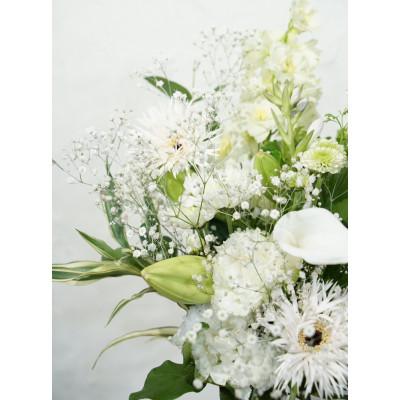 ふるさと納税 高知市 【毎月定期便】季節のおすすめ生花花束一対 供花 初回花瓶付【CG030】全12回 |  | 01