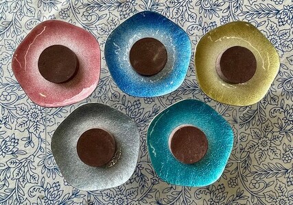 【SUWAプレミアム認定商品】《受注生産》銀張り七宝梅花型アロマストーンプレート【夏・諏訪湖面の紺色】／ 赤羽七宝舎 贈り物 ギフト アロマ ガラス プレート 工芸品 おすすめ アロマストーン アロマ