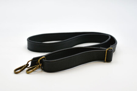 益子の革工房maharoのショルダーポーチ　ワイド（L）ブラック｜栃木県 益子町 ふるさと納税 ショルダーポーチ ワイド 牛革 手作り（AX137）