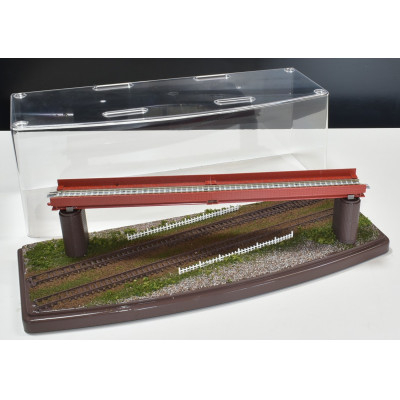 
                  Nゲージ用 鉄道模型ジオラマ展示台 33×12cm 立体交差の情景(ケース付き)【1592887】
                
