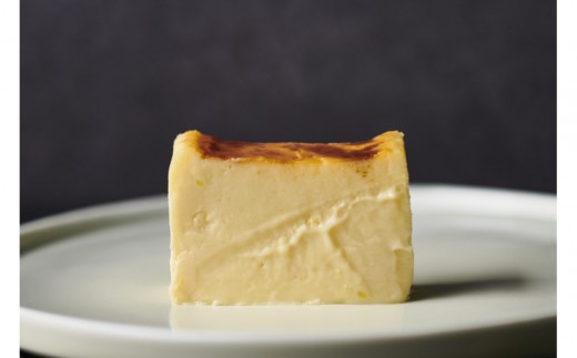 
[№5784-0845]シェフが辿り着いた【黄金比率チーズケーキ】
