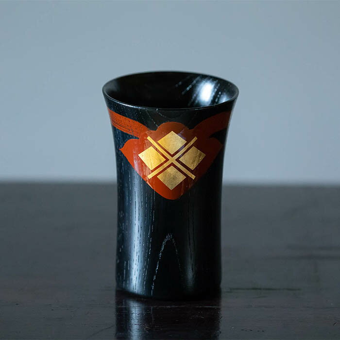 【ふるさと納税】 秀衡塗 秀衡カップ 木目/朱/黒 (7.5cm×10.5cm) 【1個入】 / 漆器 お酒 ジュース おちょこ ぐいのみ グラス 食器 漆塗 うるしぬり 手塗り 木製 伝統工芸品 和 お正月 高級 結婚 新築祝い お祝い 贈答 贈り物 プレゼント ギフト 香典返し お返し おもてなし