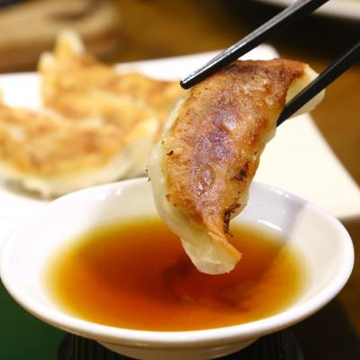 ふるさと納税 大牟田市 福岡エンジェル餃子の5種食べ比べセット+お試しタレ3種 |  | 03