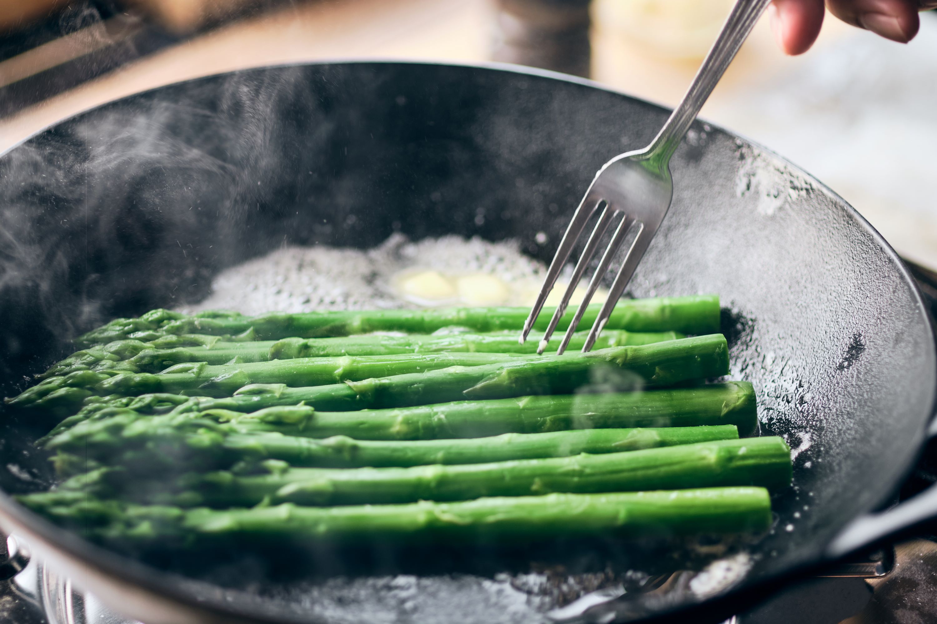 北海道中川町産グリーンアスパラ　M-2Lサイズ1kg【ハウス栽培】