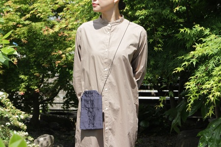 綴織のお守り型ポーチ　守り袋【色：赤緋】綴織 ポーチ 守り袋 工芸品 シルク 清原織物 手織り 工芸品 お守り型 AQ-0020_06