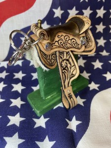 a20-367　ミニチュア ウエスタン サドル キーリング