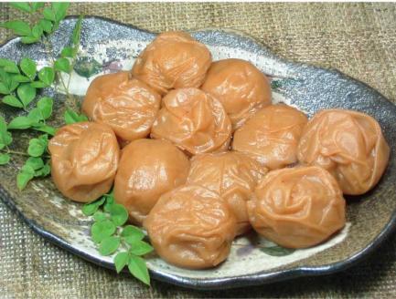昔ながらのすっぱいしょっぱい梅干し1kg [中玉]２Ｌサイズ(化粧箱入)【ntb220A】