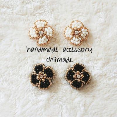 ふるさと納税 三宅町 ビーズ 刺繍 お花 :ピアス 黒 ジュエリー アクセサリー chiimade