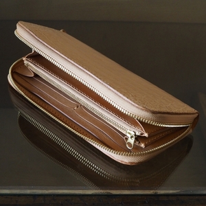 クロコダイルラウンドファスナー長財布 生成り色 財布