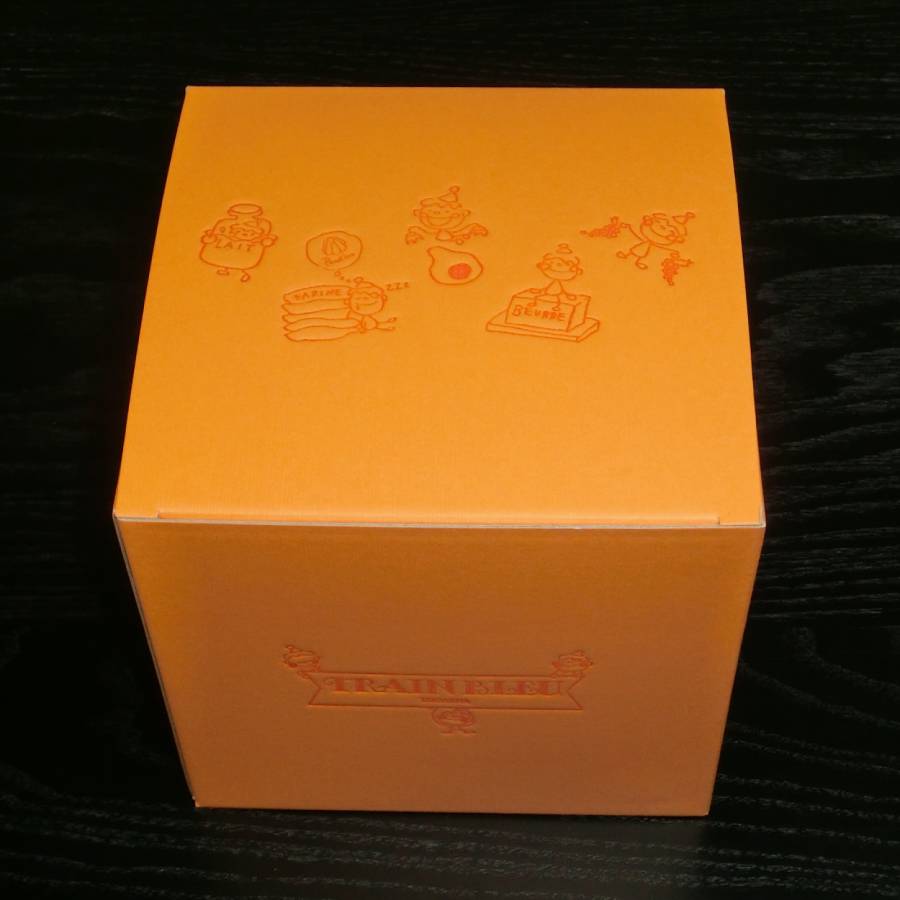 ＜トラン・ブルー＞パンドーロ2個