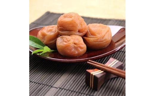 
            【贈答用】紀州南高梅 優梅 1000g 化粧箱入 【US7】
          