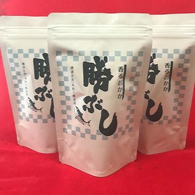 ふるさと納税 勝浦市 近海一本釣り鰹の削り節3袋と高精度次亜塩素酸水溶液1L×2本セット