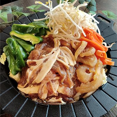 ふるさと納税 室蘭市 室蘭工業大学ものづくり基盤センター企画　特製深型ジンギスカン鍋と味付け豚肉セット |  | 01